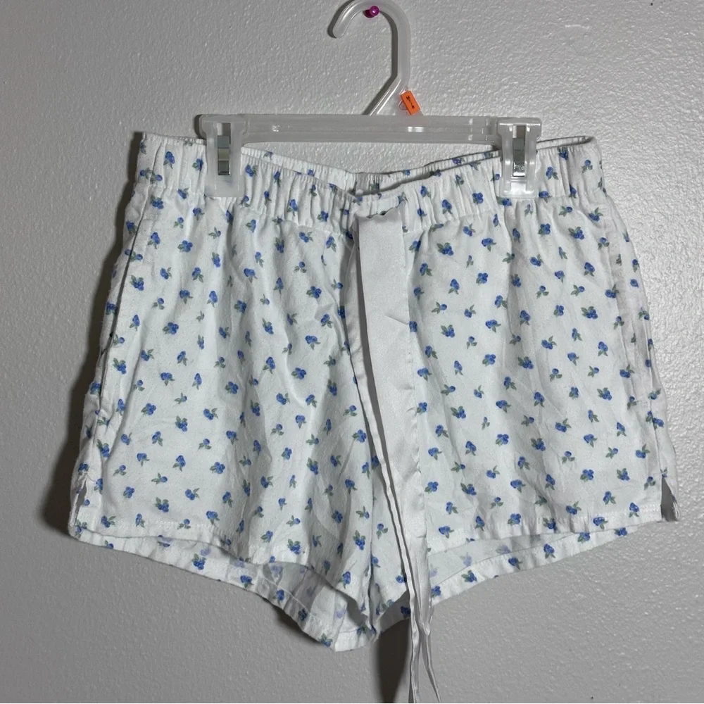 Hollister Women Elastic Waist Sleep Pajama Shorts White Floral size‎ S